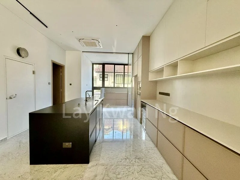 5 Bed Terraced House (Landed) for Sale in  Regent Villas - Image 8