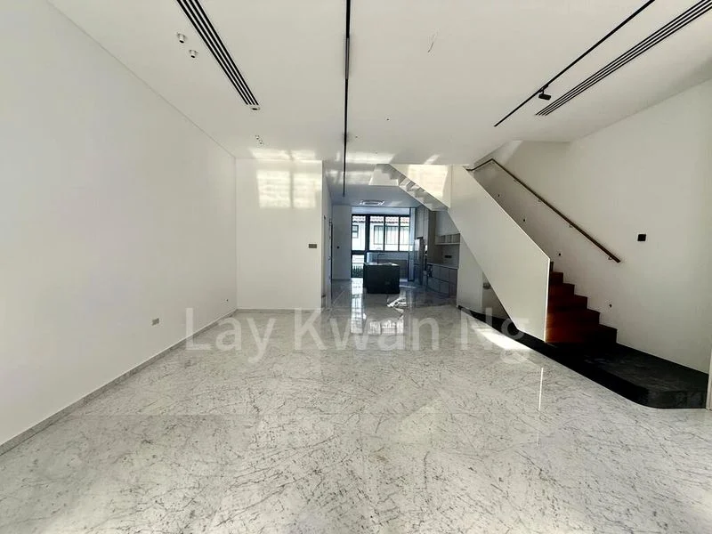 5 Bed Terraced House (Landed) for Sale in  Regent Villas - Image 7