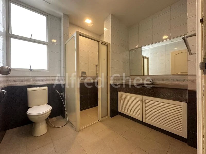 4 Bed Condo for Rent in  Rich Mansions - Image 11
