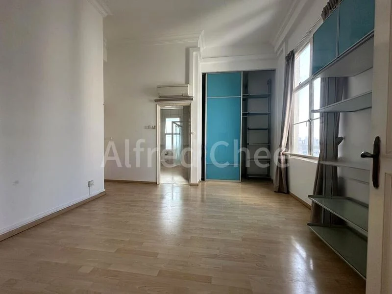 4 Bed Condo for Rent in  Rich Mansions - Image 2