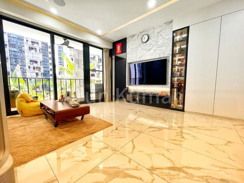 3 Bed Condo for Sale in River Isles - Image 2