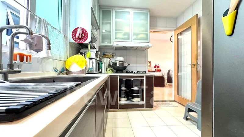 3 Bed Condo for Sale in  Eden Crest - Image 4