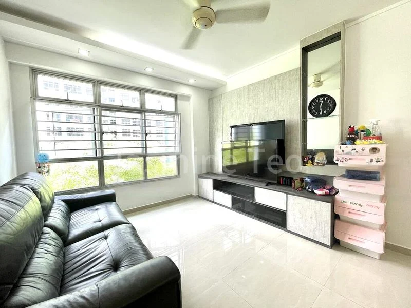 4 Room (4A) HDB for Rent in  376A Hougang Street 32 - Image 2