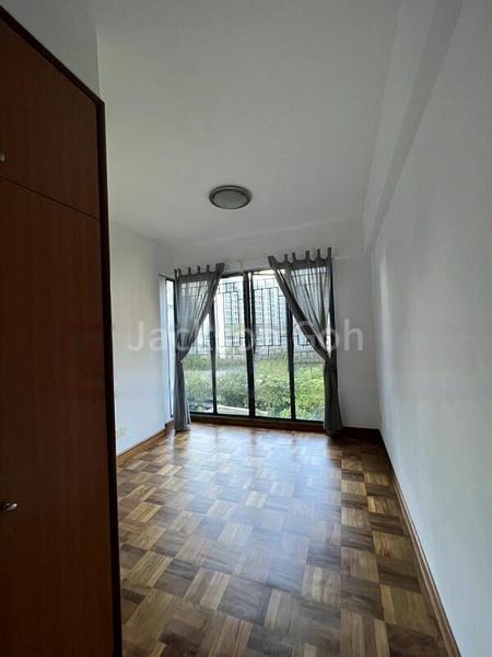 3 Bed Condo for Rent in  Regent Grove - Image 5