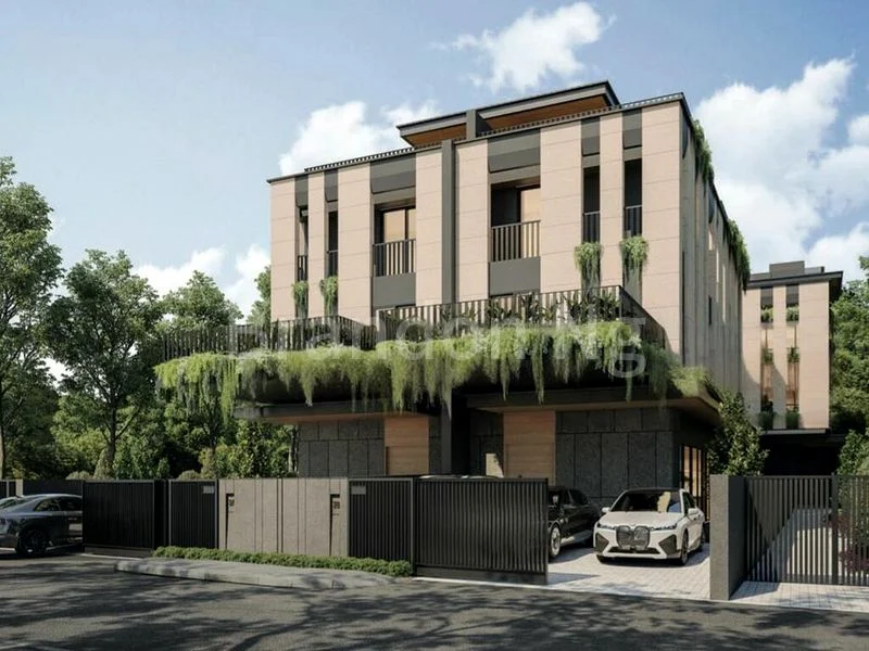 6 Bed Semi-Detached House (Landed) for Sale in Palm Drive - Image 8