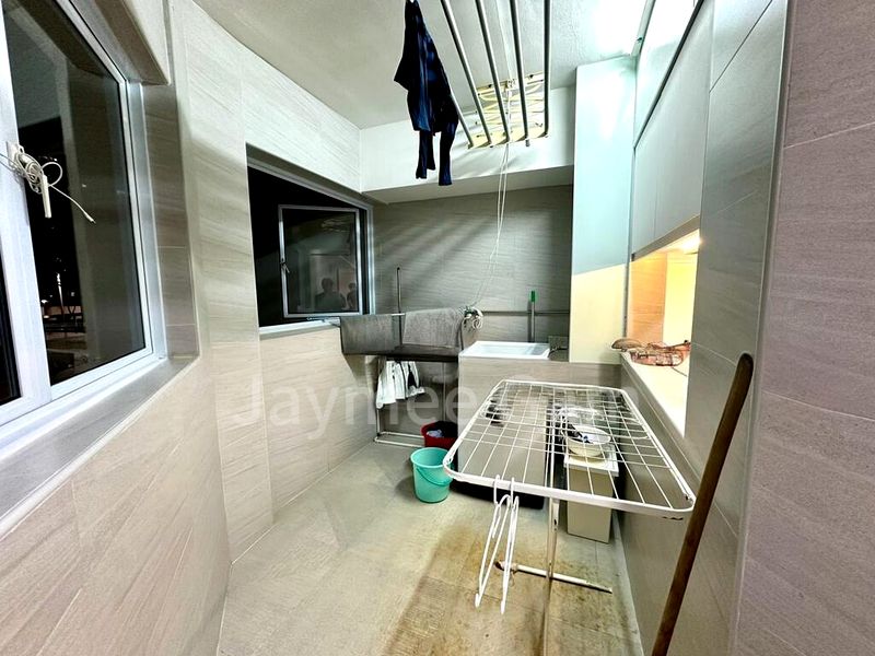 5 Room (5I) HDB for Sale in  144 Rivervale Drive - Image 4