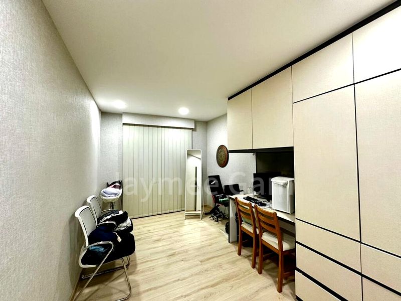 5 Room (5I) HDB for Sale in  144 Rivervale Drive - Image 8