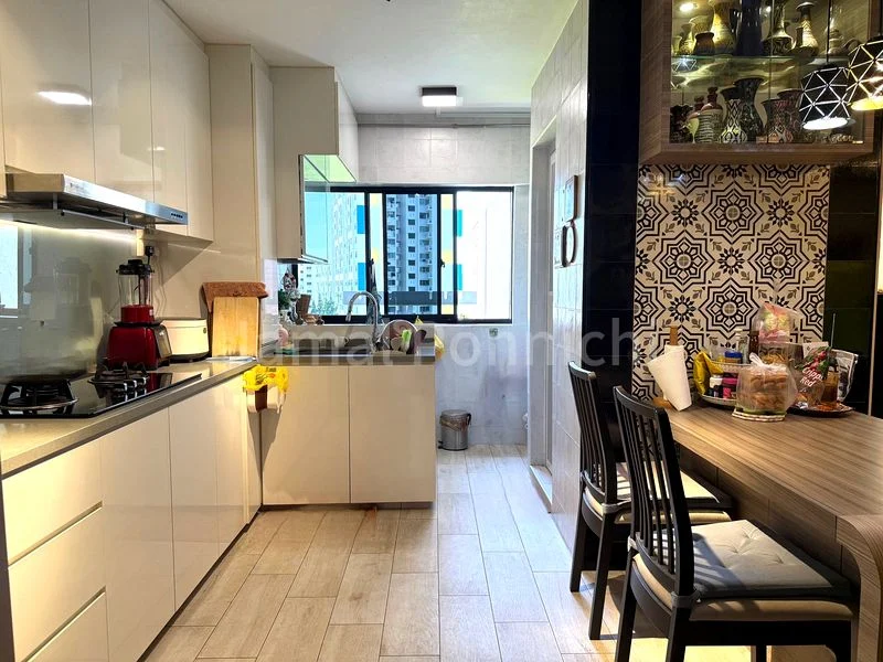 Maisonette HDB for Sale in 407 Jurong West Street 42 - Image 7