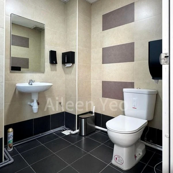 Light Industrial (B1) for Rent: Midview City - Image 2