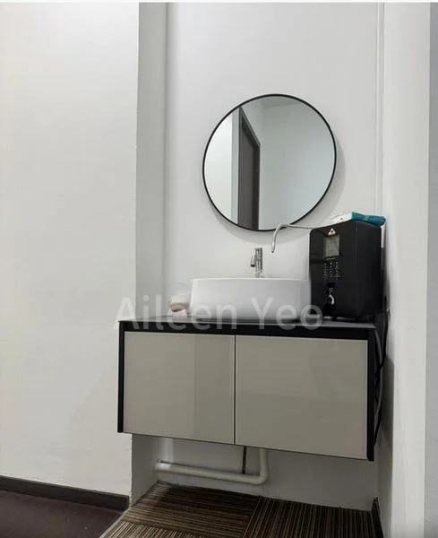 Light Industrial (B1) for Rent: Midview City - Image 3