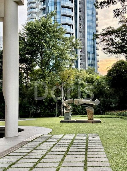 3 Bed Condo for Rent in  The Colonnade - Image 8