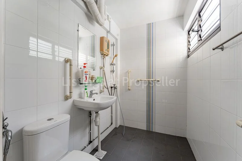 5 Room (5I) HDB for Sale in 804 Yishun Ring Road - Image 9