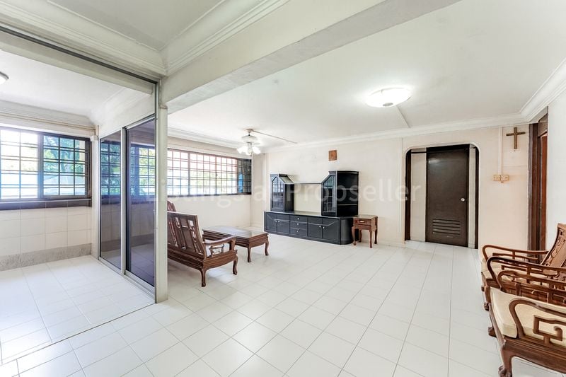 5 Room (5I) HDB for Sale in 804 Yishun Ring Road - Image 2