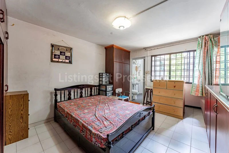 5 Room (5I) HDB for Sale in 804 Yishun Ring Road - Image 6