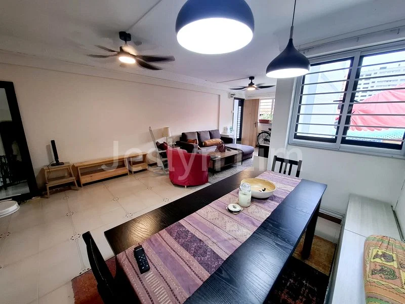 4 Room (4NG) HDB for Sale in  231 Tampines Street 21 - Image 2