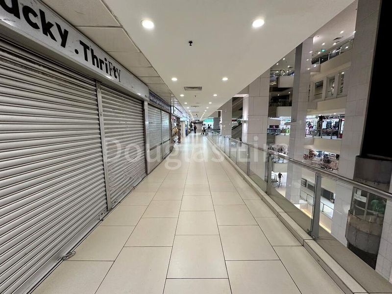 Shop / Shophouse for Sale: Lucky Plaza - Image 7
