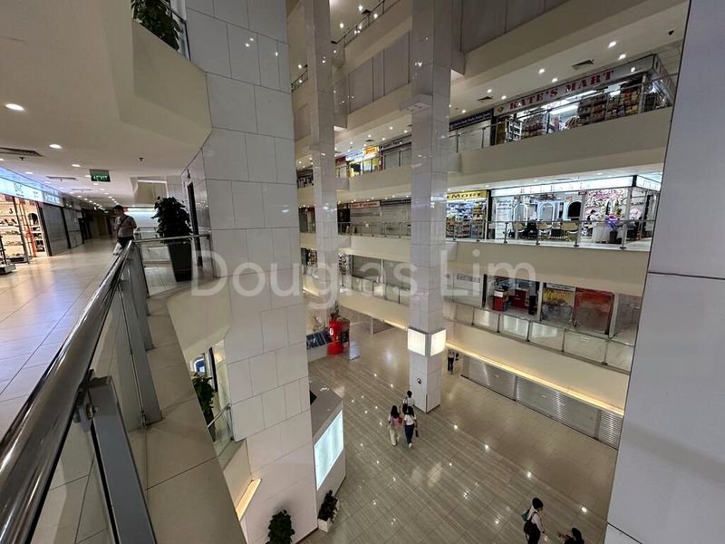 Shop / Shophouse for Sale: Lucky Plaza - Image 3