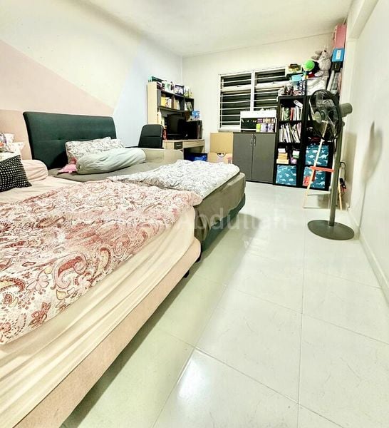 4 Room (4A) HDB for Sale in 24 Teban Gardens Road - Image 3