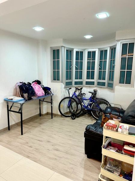 4 Room (4A) HDB for Sale in 24 Teban Gardens Road - Image 5