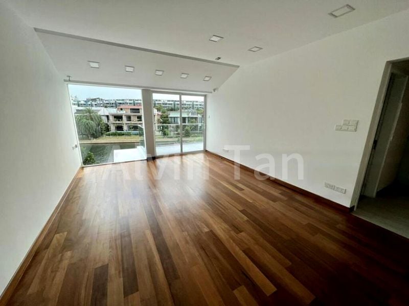 6 Bed Bungalow (Landed) for Rent around  Paradise Island - Image 5