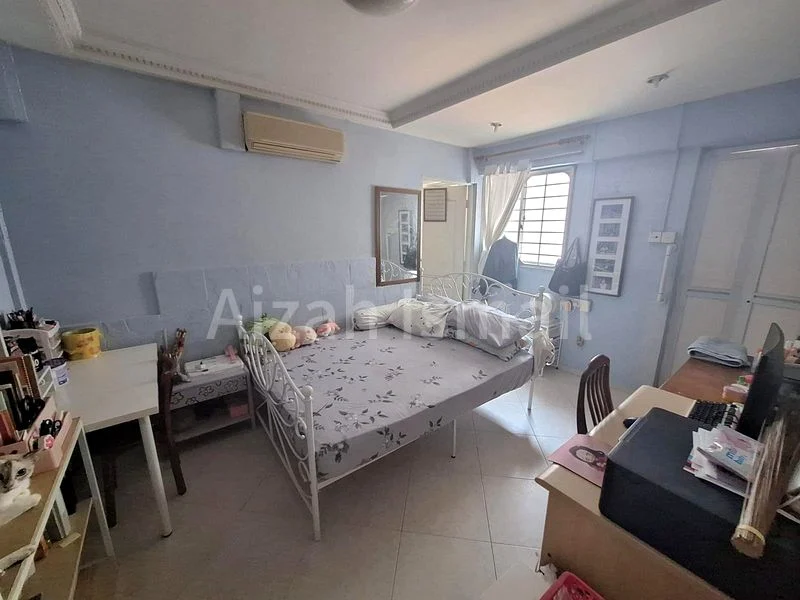 4 Room (4NG) HDB for Sale in  309 Serangoon Avenue 2 - Image 3