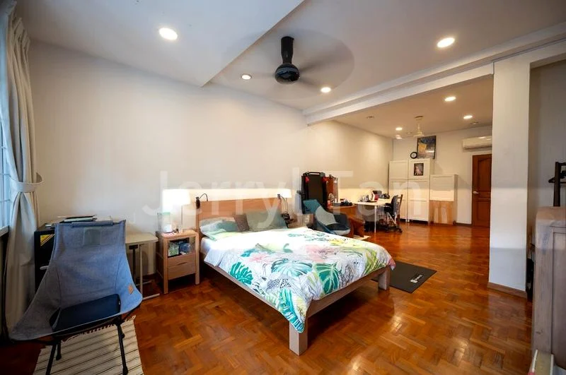 6 Bed Terraced House (Landed) for Rent in  Clover Park - Image 9