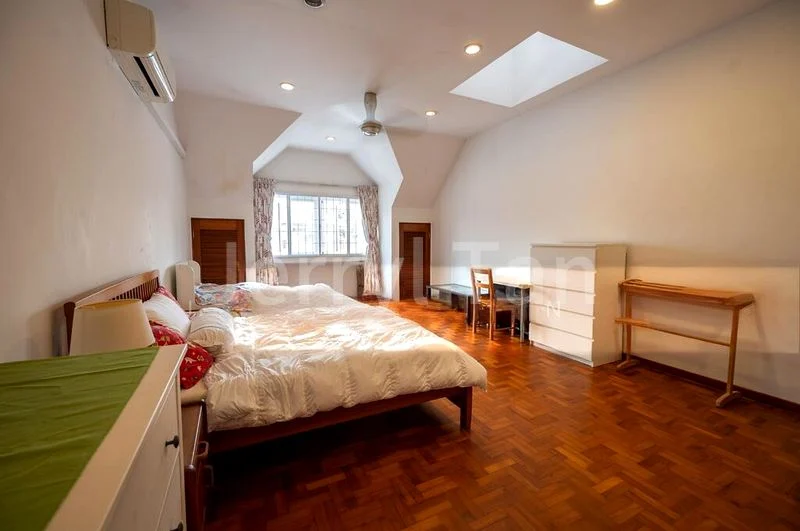 6 Bed Terraced House (Landed) for Rent in  Clover Park - Image 11