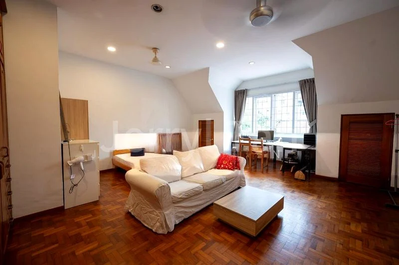 6 Bed Terraced House (Landed) for Rent in  Clover Park - Image 7