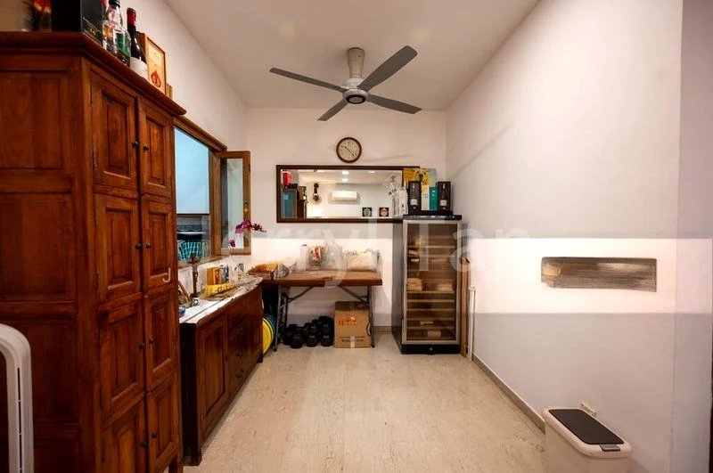 6 Bed Terraced House (Landed) for Rent in  Clover Park - Image 5