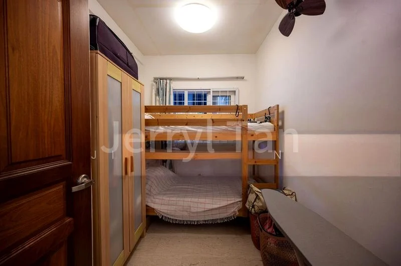 6 Bed Terraced House (Landed) for Rent in  Clover Park - Image 10