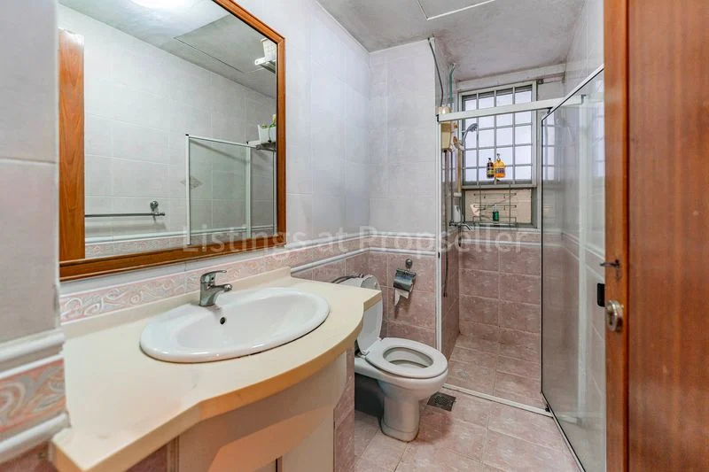 2 Bed Condo for Sale in The Bayshore - Image 9