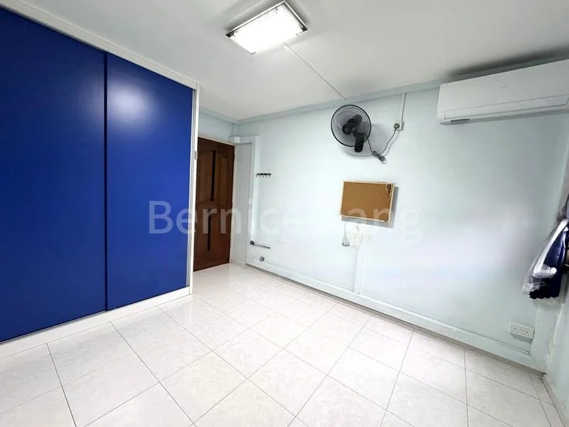 Common Room (HDB) for Rent in  321 Bukit Batok Street 33 - Image 1