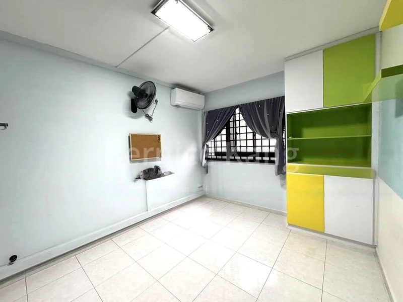 Common Room (HDB) for Rent in  321 Bukit Batok Street 33 - Image 2