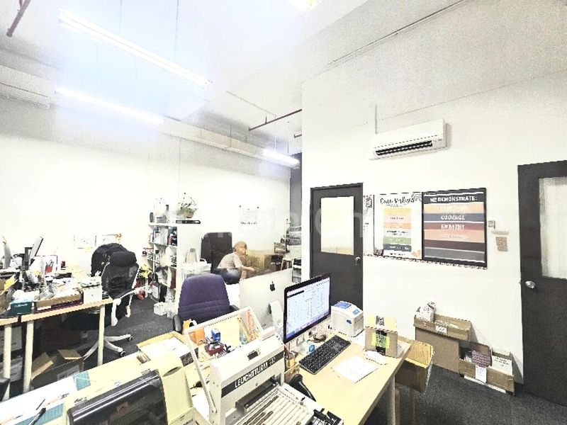 Light Industrial (B1) for Rent: Lian Cheong Industrial Building - Image 4