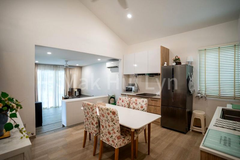 Master Room (Landed) for Rent in Lengkong Tiga - Image 4