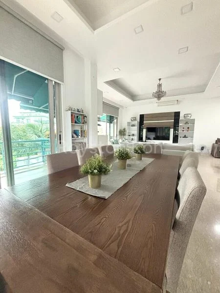 4 Bed Condo for Sale in  Maple Woods - Image 3