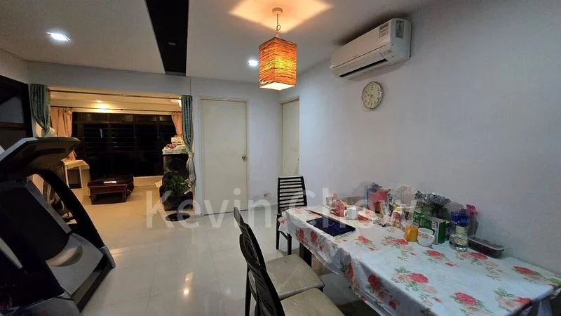 5 Room (5I) HDB for Rent in 654C Jurong West Street 61 - Image 2