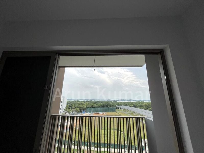 2 Bed Condo for Rent in Pasir Ris Drive 8 - Image 3