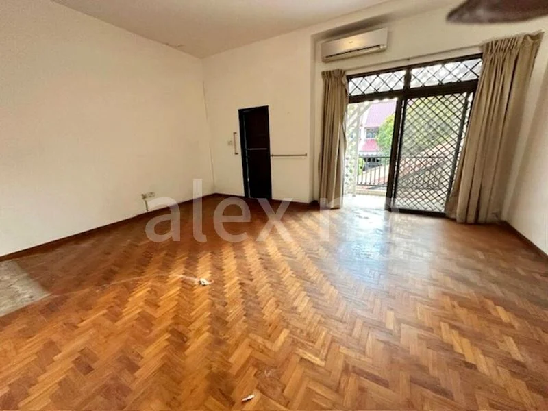 6 Bed Terraced House (Landed) for Sale in Jalan Lapang - Image 5