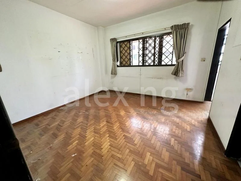 6 Bed Terraced House (Landed) for Sale in Jalan Lapang - Image 9