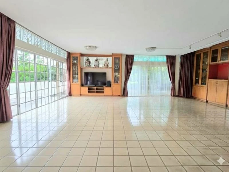 5 Bed Bungalow (Landed) for Sale in White House Park - Image 2