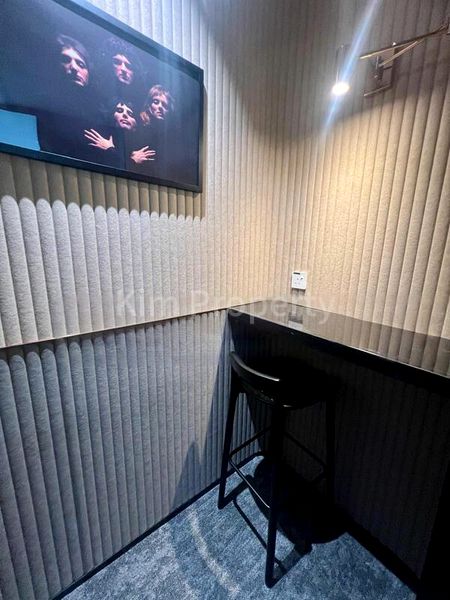 Office for Rent: Gateway East - Image 2