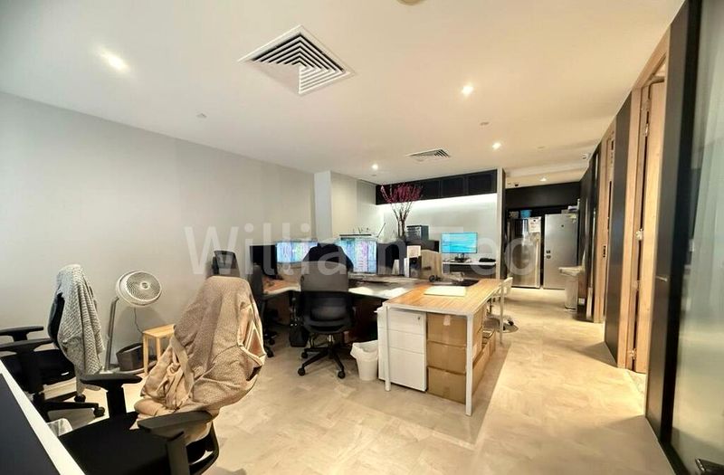 International Building - Image 2