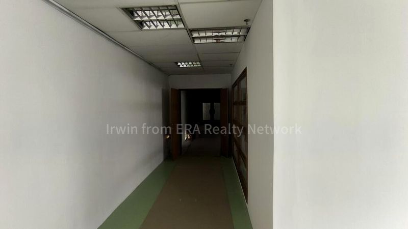 Light Industrial (B1) for Rent: Tong Lee Building - Image 2