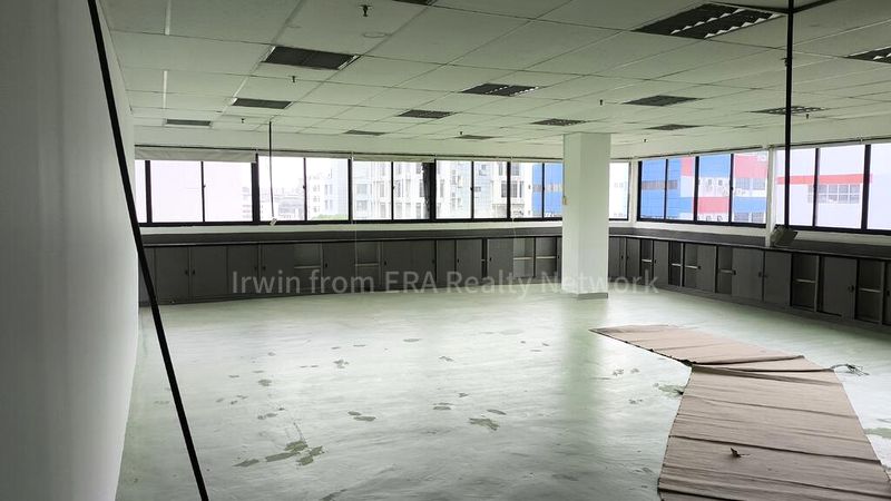 Light Industrial (B1) for Rent: Tong Lee Building - Image 7