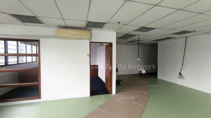Light Industrial (B1) for Rent: Tong Lee Building - Image 6