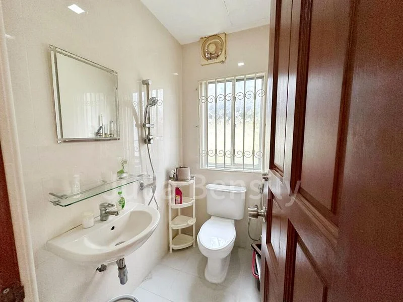 4 Bed Semi-Detached House (Landed) for Rent in  Nanyang Park - Image 6