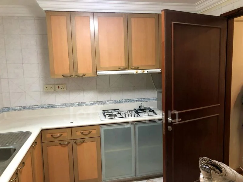 1+1 Bed Condo for Rent in  The Aberdeen - Image 7