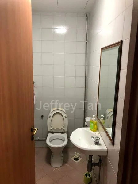 1+1 Bed Condo for Rent in  The Aberdeen - Image 5