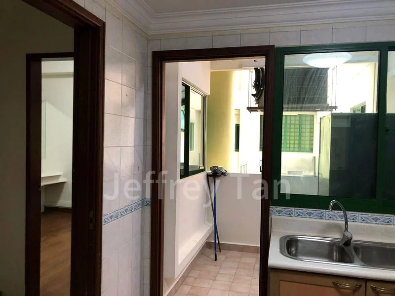 1+1 Bed Condo for Rent in  The Aberdeen - Image 8